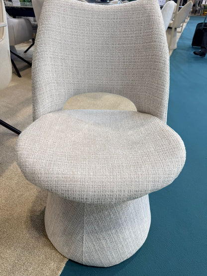 Maryland Swivel Chair detail